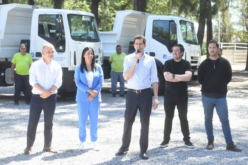 Eduardo 'Wado' de Pedro en Malvinas Argentinas junto a Leonardo Nardini y la intendenta Noelia Correa