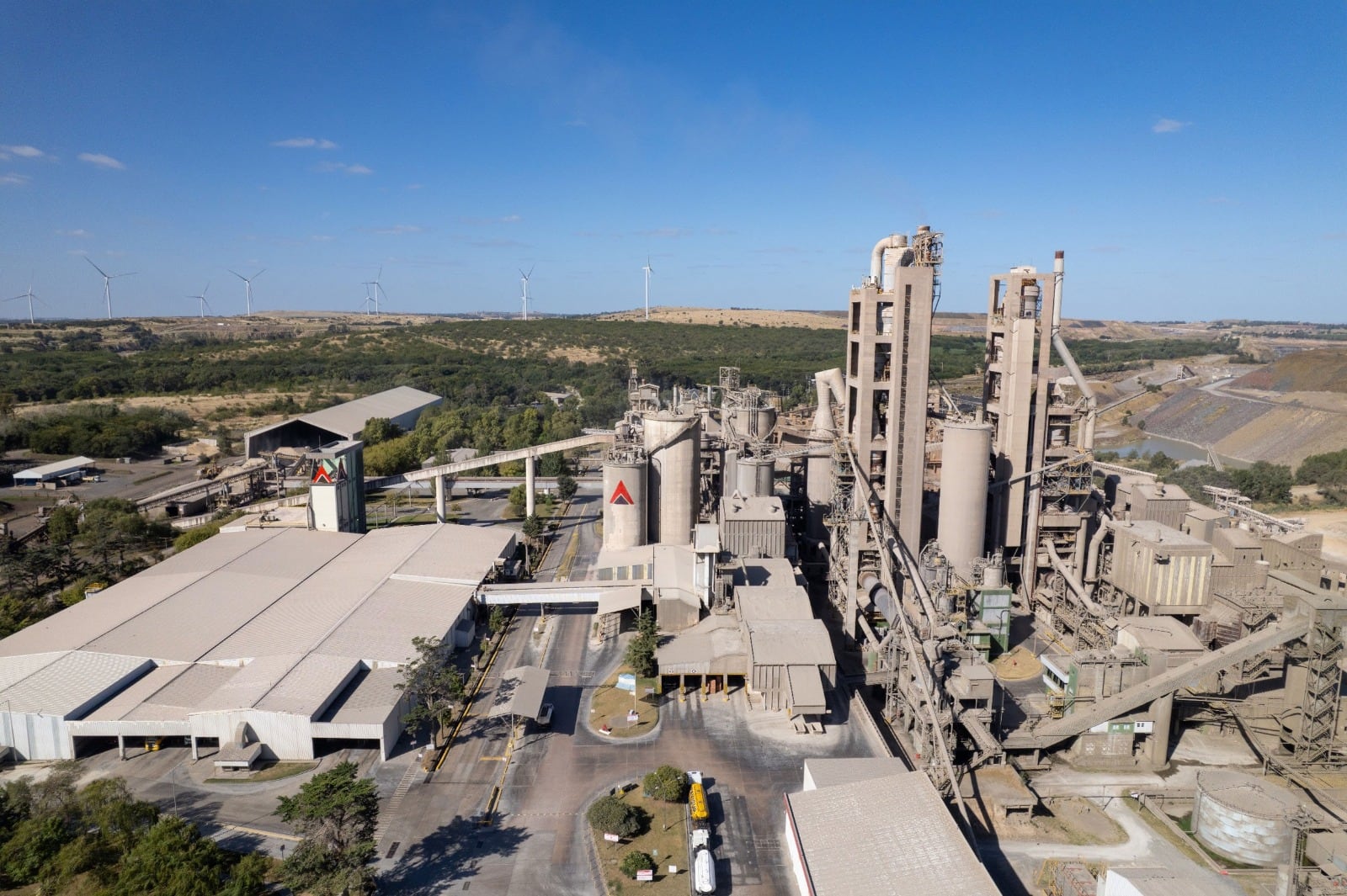 Pese a la caída de la construcción, Cementos Avellaneda compró una histórica empresa del sector