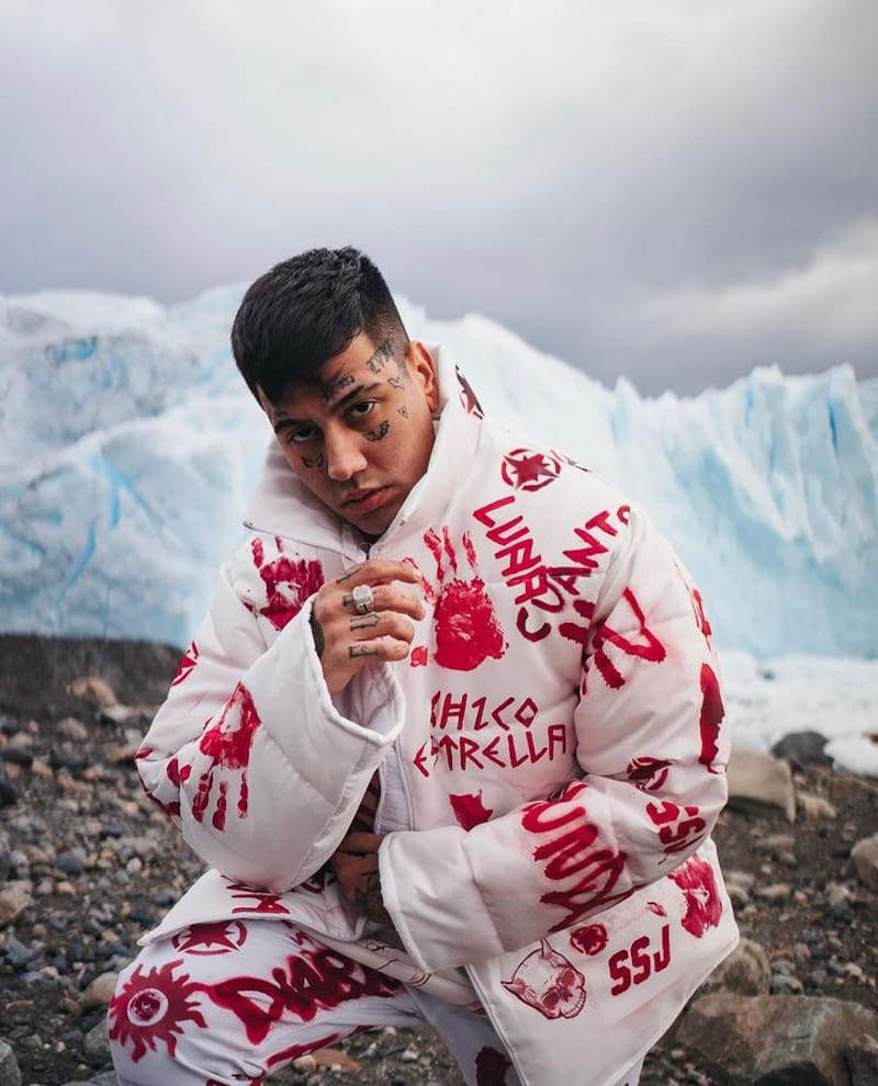 Duki. "Tratamos de vestir a artistas con la impronta de nuestra marca", dice Aldi Vega.