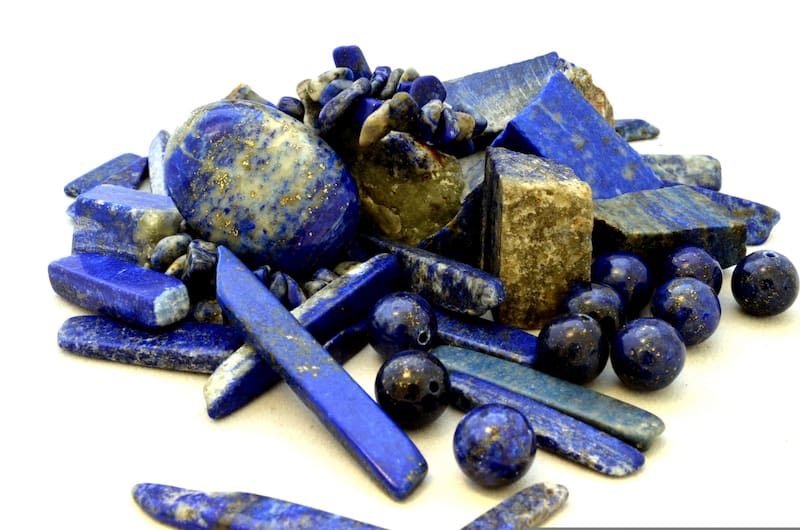 El uso de lapislazuli en joyería es una forma común de aprovechar sus supuestas propiedades. (Foto: Pixabay)