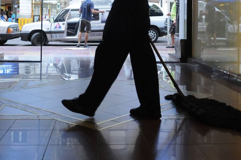 Los encargados de edificio cobrarán con 11% de aumento y un bono de $ 20.000 en enero.