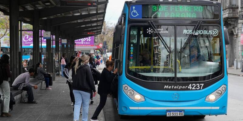 Los pasajeros del AMBA amanecieron con un paro de colectivos vigente.