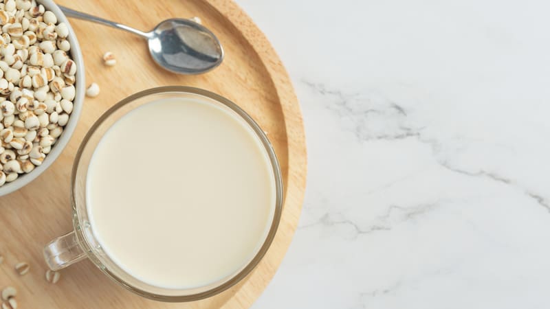 La bebida vegetal de centeno es cada vez más popular. (Foto: Freepik).