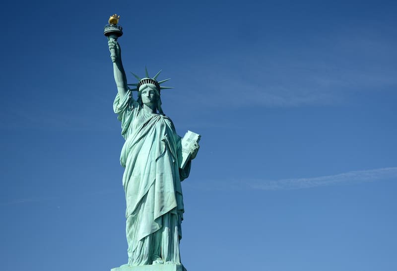 La icónica Estatua de la Libertad, ubicada sobre la bahía de Nueva York. Foto: Pixabay.
