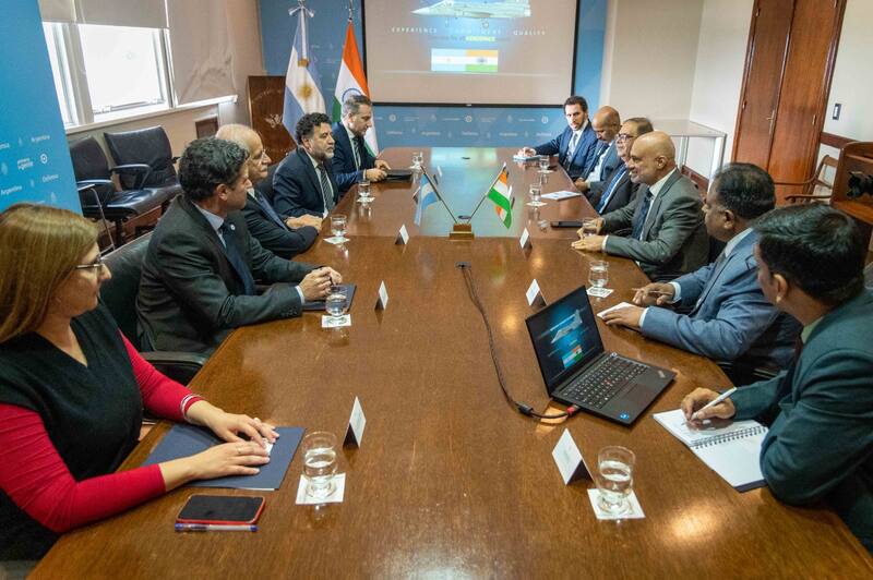 El ministro de Defensa Jorge Taiana recibió a la delegación de India