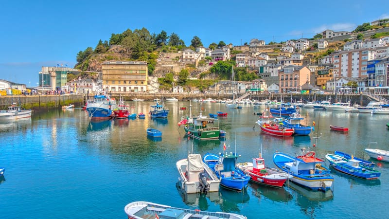 Escapadas: el pueblito escondido en la costa verde de Asturias donde nació uno de los premios Nobel de España.