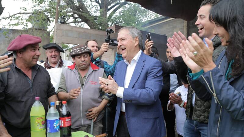 Schiaretti visitó pueblos del interior cordobés y pidió "cuidar" lo realizado por su gestión de gobierno