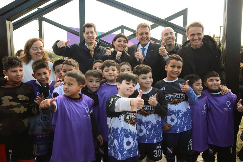 El ministro de Economía Sergio Massa, junto a Wado de Pedro