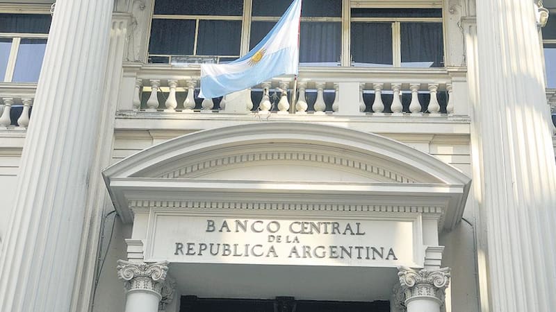 Habrá que esperar a ver los primeros movimientos del Banco Central en el mercado de bonos para conocer el alcance de la intervención.