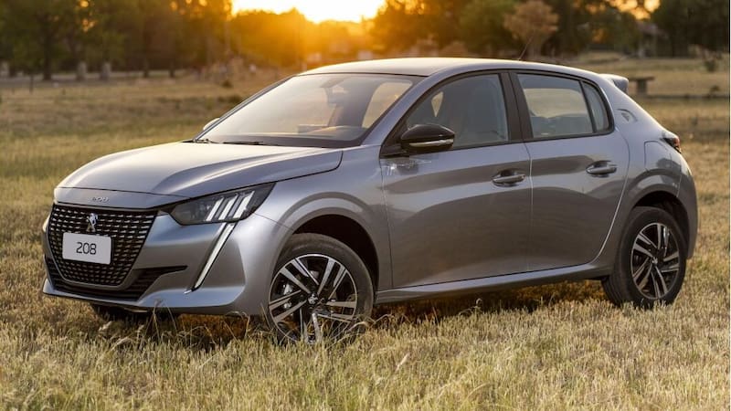 Cinco puertas y negro, dos tendencias clave entre los compradores argentinos de autos usados