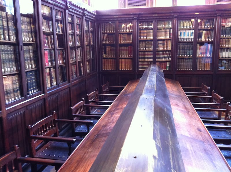 Sala de la Biblioteca Pública Arús de Barcelona. (Imagen: Wikimedia Commons / Kippelboy)