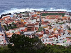 Este pueblo de Tenerife renació de las cenizas y hoy es uno de los más bonitos: tiene piscinas naturales y un paisaje volcánico irrepetible