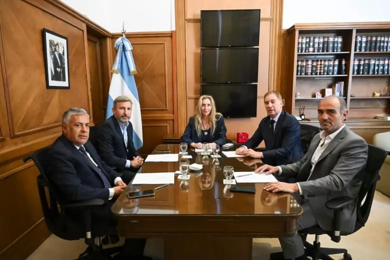 El Gobierno se pone un plazo para destrabar la reforma política y analiza un pedido de las provincias