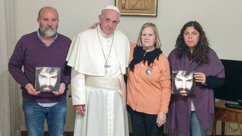 El Papa recibió en el Vaticano a la familia de Santiago Maldonado