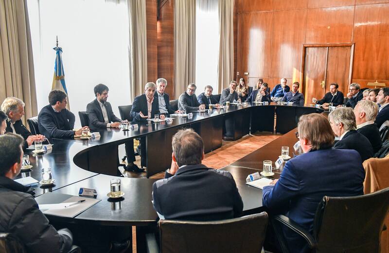 Luis Caputo mantuvo un encuentro con Agentes de Liquidación y Compensación (ALyC).