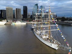 Dictan conciliación obligatoria por el paro marino que tiene varado a la Fragata Libertad: qué pasó