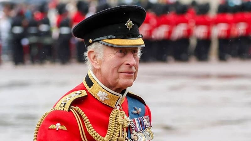 El rey Carlos III pausó sus vacaciones para compartir un emotivo mensaje. Fuente: Theroyalfamily