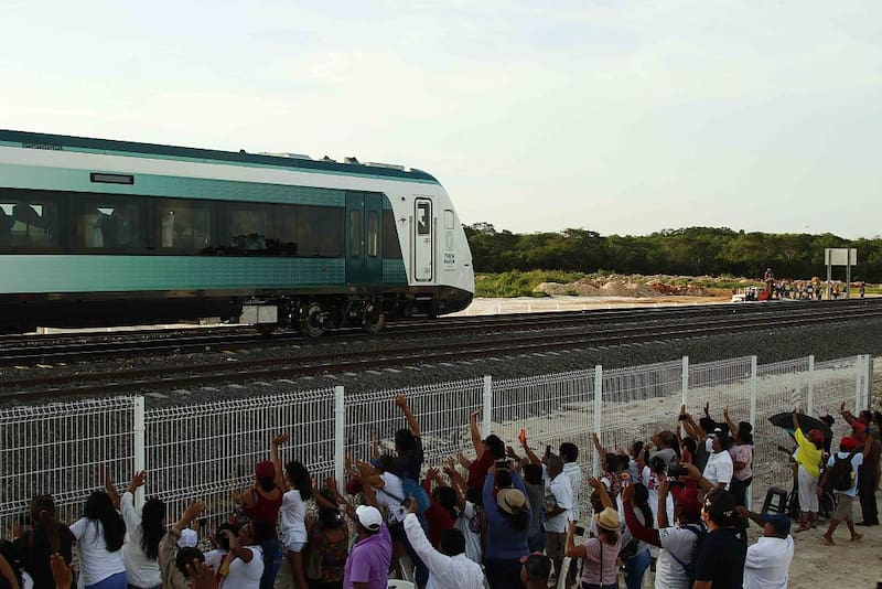 El Tren Maya ofrece una serie de descuentos a jubilados, pensionados y titulares de la tarjeta INAPAM. Foto: Archivo.