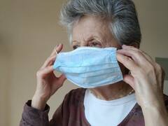 ¿Adiós mascarillas en los hospitales y centros de salud? Sanidad aplaza el plan antivirus por falta de acuerdo