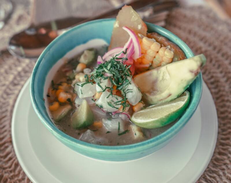 La gastronomía también es parte de la experiencia.