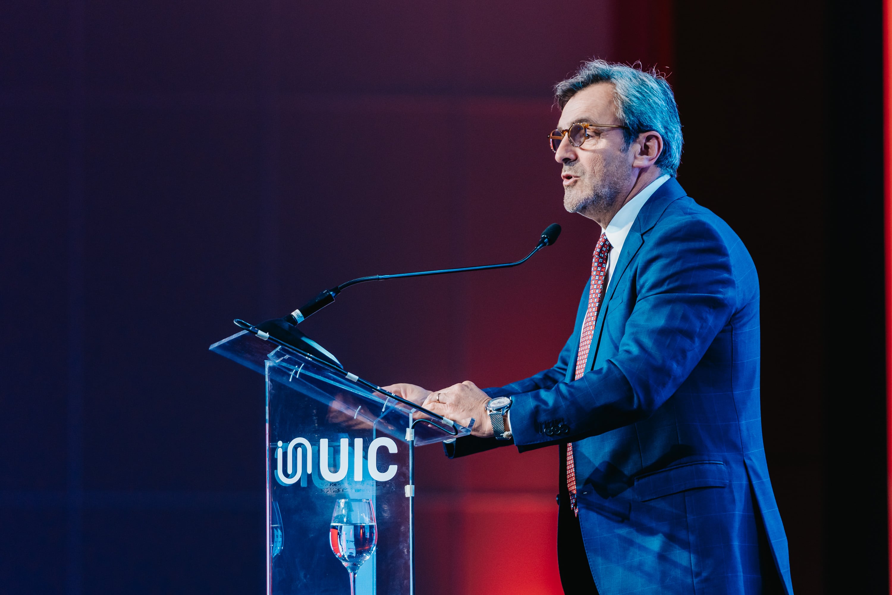 La UIA impulsará un esquema para reducir la incidencia del impuesto al cheque en el sector transable