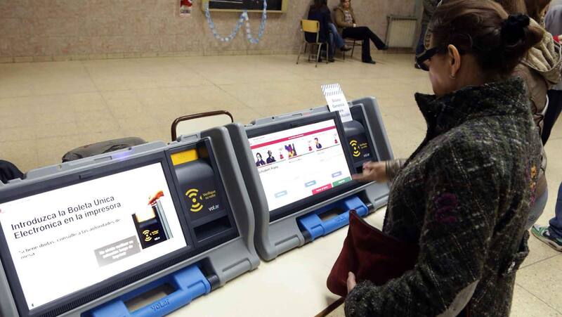 Neuquén lanzó un simulador para practicar el voto electrónico que implementará por primera vez.