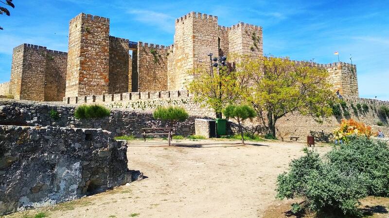 Escapadas: los castillos medievales atraen a miles de turistas durante todo el año en España.