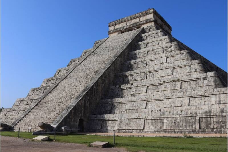 Chichén Itzá queda muy cerca de Mérida.