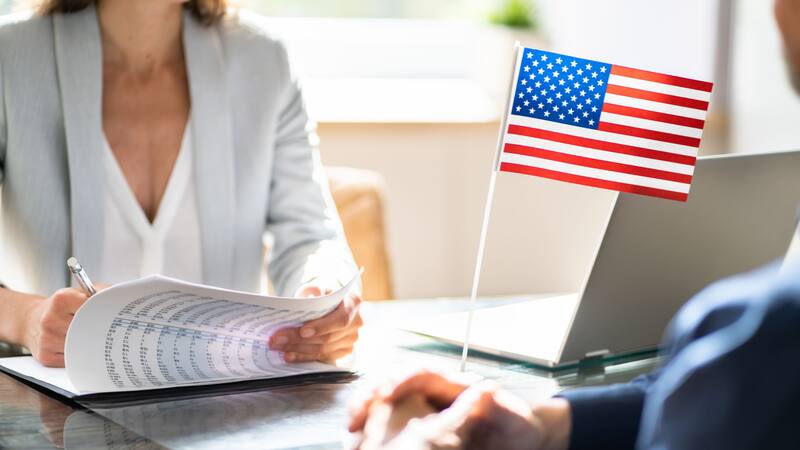 Los apellidos que te permiten entrar sin visa a los Estados Unidos y obtener la ciudadanía.