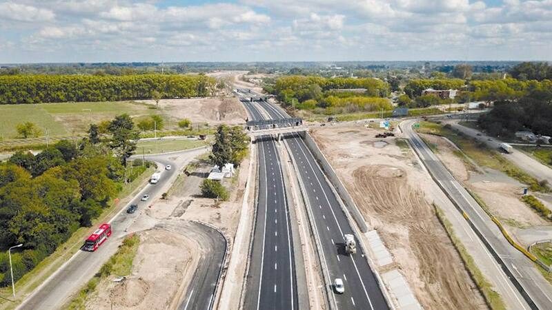 Reclamos contra Vialidad y por readecuación de precios