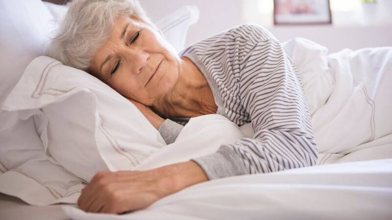 El hábito diario que ayuda a dormir mejor y recupera la juventud del cerebro después de los 40, según los psiquiatras.