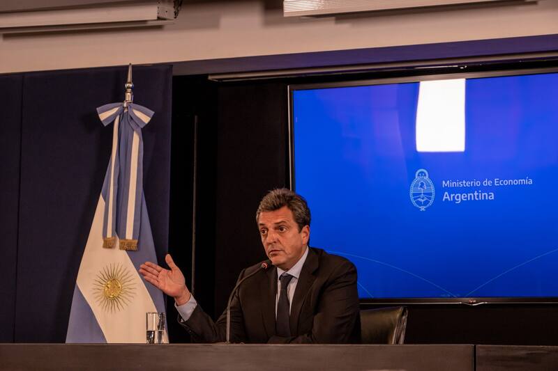 Este miércoles por la mañana, el ministro de Economía Sergio Massa anunció una recompra de deuda externa argentina por más de u$s 1000 millones.