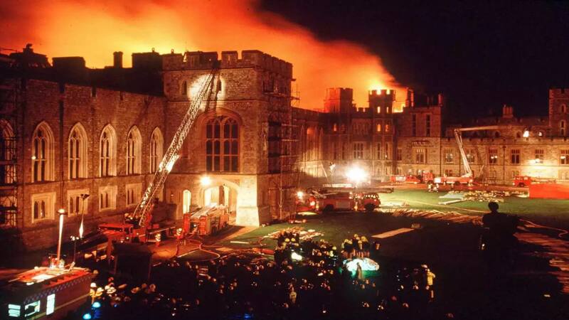 Este fue el gran incendio que costó a la Familia Real millones de libras para restaurar el gravemente dañado Castillo de Windsor.