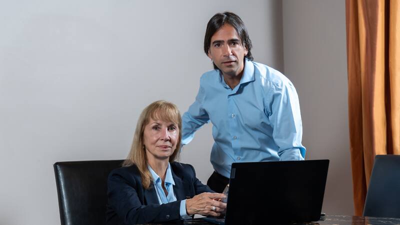 Mariano Boniface, socio y Director Comercial junto a Estela Jonneret, socia gerente de Universal Traslados.