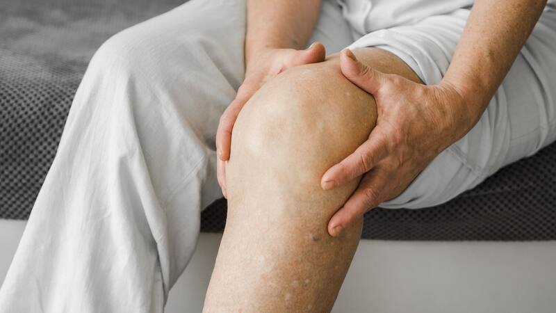 Ciertos alimentos específicos y rutinas de ejercicios son fundamentales para luchar contra el agotamiento de las piernas.