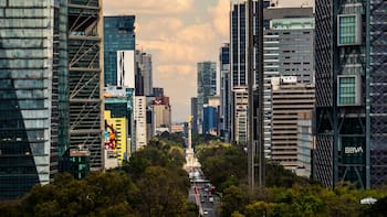 Los emprendedores extranjeros facturan 498% más que el resto de las empresas en México