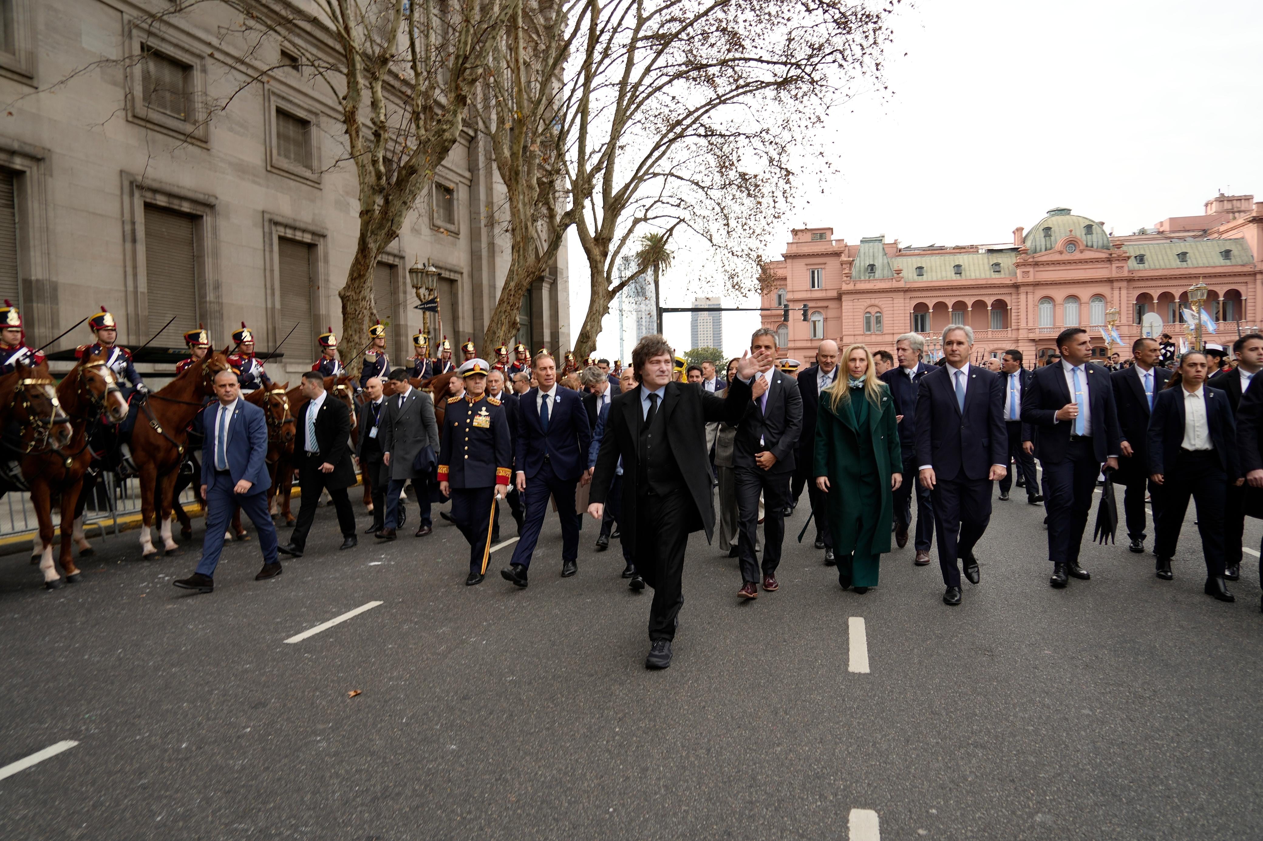El Tedeum que no fue y la pulseada detrás del nuevo pacto de Milei con los gobernadores El Tedeum que no fue y la pulseada detrás del nuevo pacto de Milei con los gobernadores