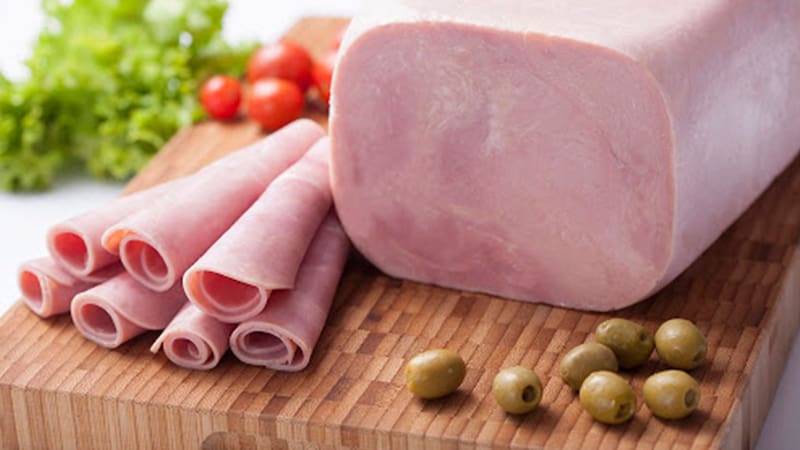 Este el embutido más sano que puedes comer en España, según la OCU.