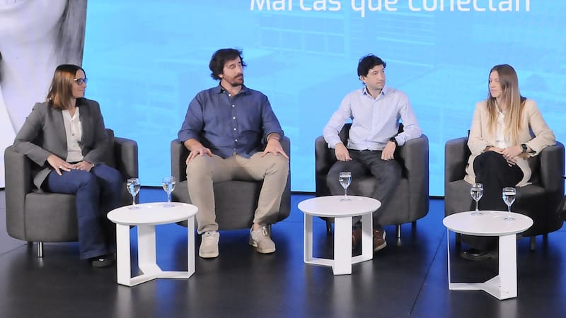 Belén Castelli (Smiles Argentina), Guido Lofiego (CMQ), Federico Andino (Mondelez) y Natalia Bosuel (Nestlé Purina)