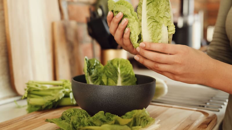 Descubrí todo lo que esta hoja verde puede hacer por tu bienestar y cómo aprovecharla mejor en tus comidas diarias.