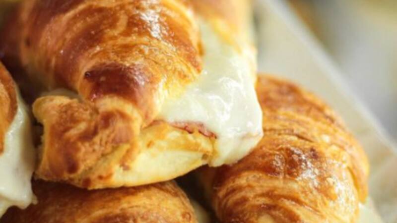 Las medialunas son un clásico para acompañar el café.
