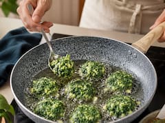 Sin harina ni fritura: cómo hacer los buñuelos de espinaca más saludables
