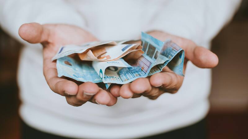 El SEPE otorga estos subsidios a desempleados, diferenciados por categorías.