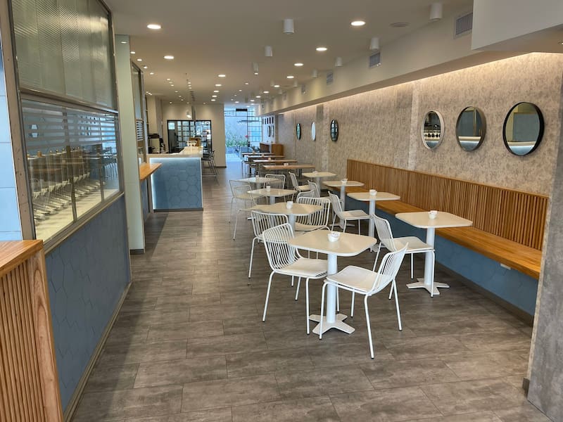 En 2021 El Topo abrió un "churro-bar" en el que venden cerveza, gin tonic y fernet.