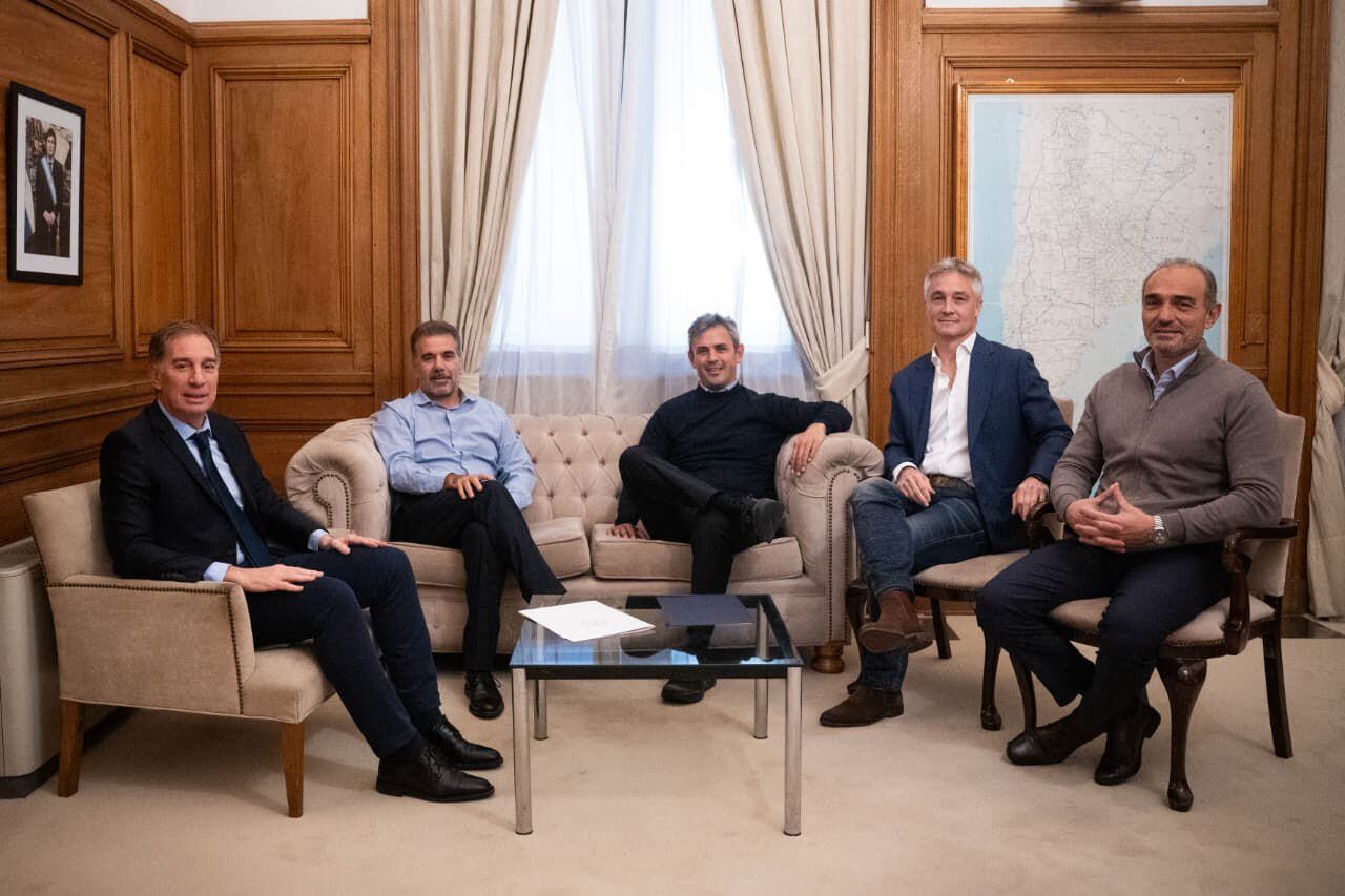 Segunda cumbre en Casa Rosada: repaso de distritos para formar alianzas y explicación del rumbo económico