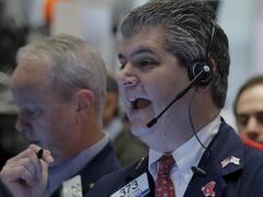 Wall Street ve baratos a los activos locales pero advierte por riesgo político