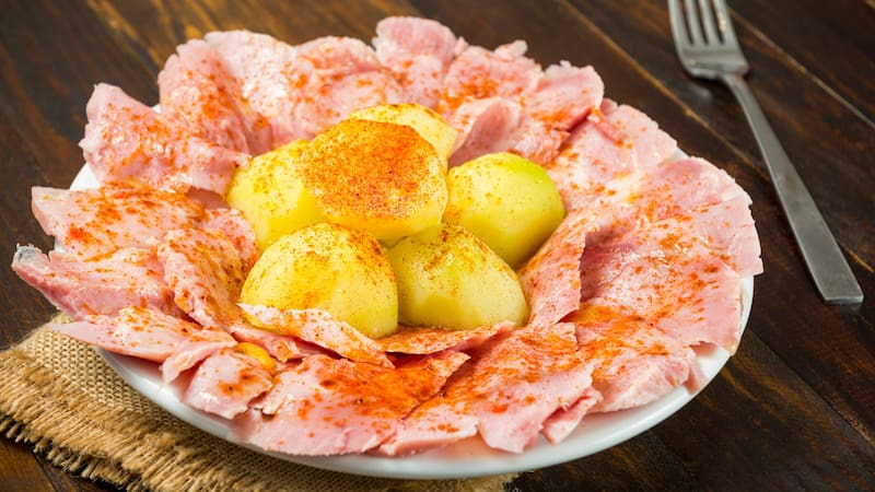 Lacón a la gallega con cachelos: la receta más fácil y deliciosa para deslumbrar a tus invitados