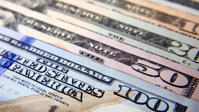 El dólar blue muestra una brecha de menos de 81% respecto al oficial mayorista.