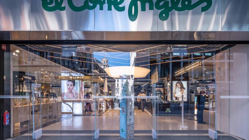 El Corte Inglés anunció el cierre de uno de sus supermercados.