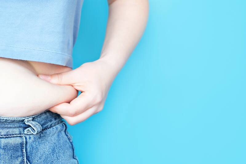 Una dieta baja en calorías y el ejercicio regular son fundamentales para quienes buscan una forma más rápida de perder peso (Fuente: Archivo)